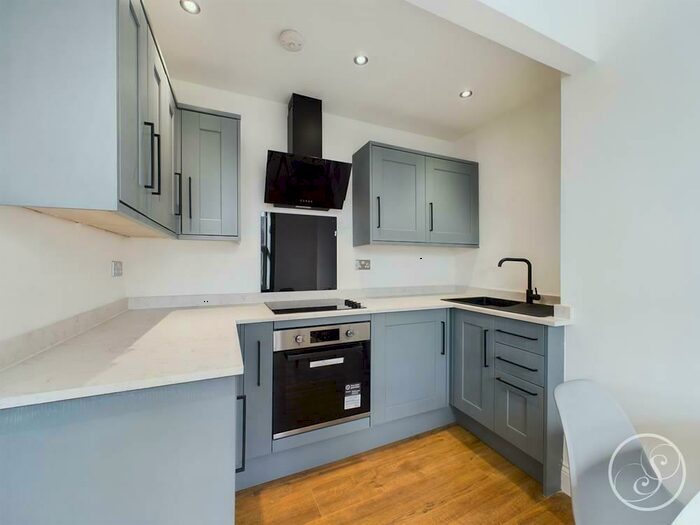 2 Bedroom Flat To Rent In Cheltenham Mount, Harrogate, HG1