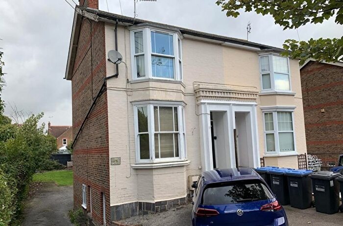 1 Bedroom Flat To Rent In Sydney Road, Haywards Heath, West Sussex, RH16