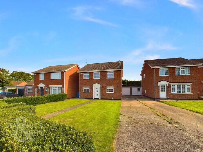 4 Bedroom Detached House For Sale In Brookwood Close, Worlingham, Beccles, NR34