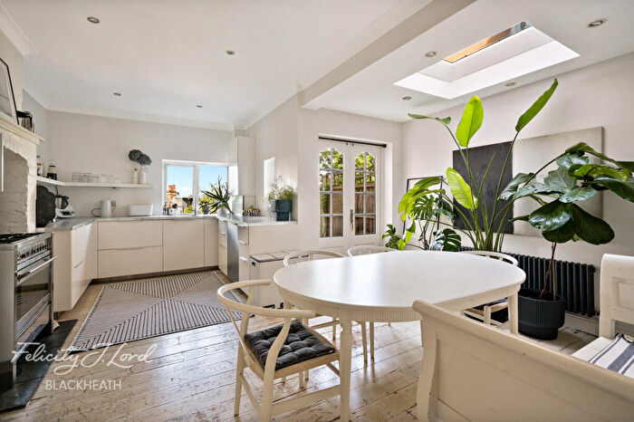 4 Bedroom Terraced House For Sale In Nithdale Road, London, SE18