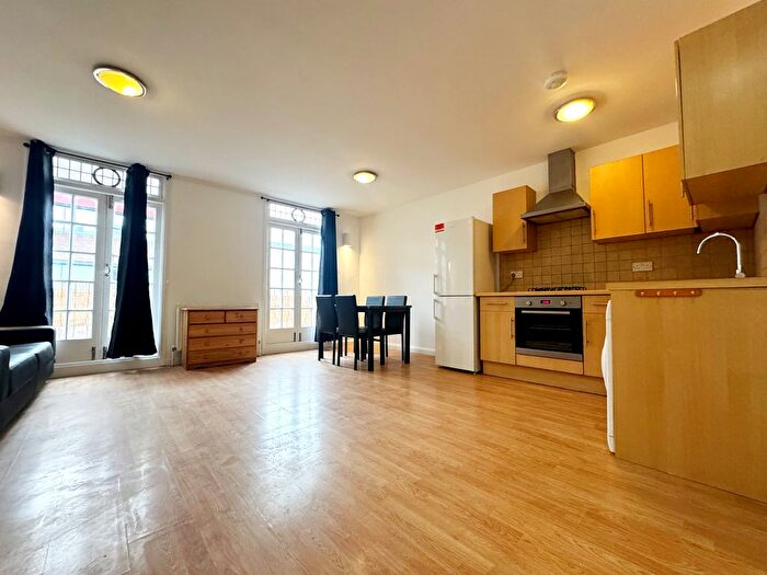 1 Bedroom Flat To Rent In Causeway House, Orpington, BR6