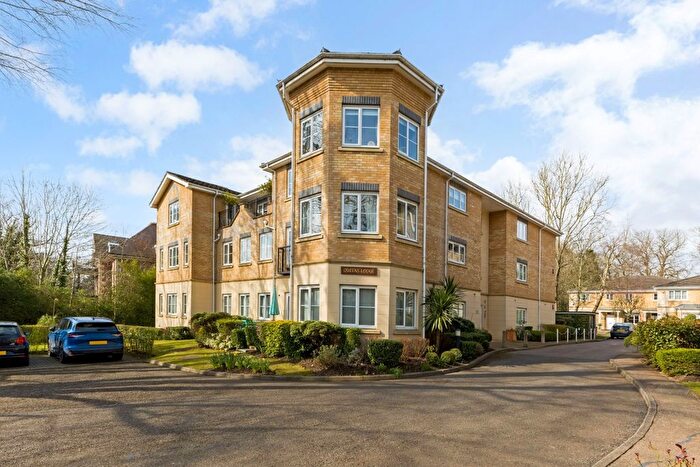 3 Bedroom Flat To Rent In Uxbridge Road, Stanmore, HA7