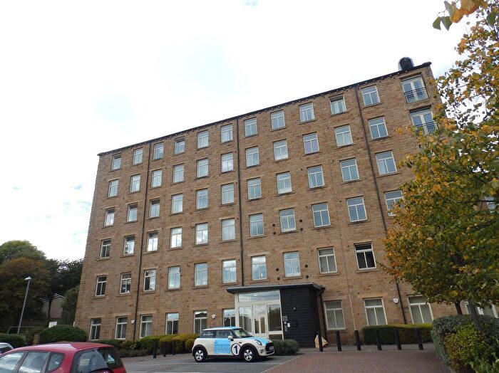 1 Bedroom Flat To Rent In Textile Street, Dewsbury, West Yorkshire, Uk, WF13