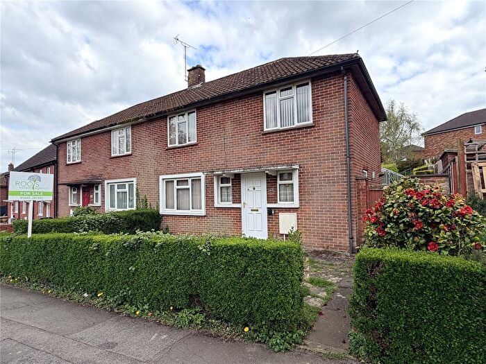 3 Bedroom Semi Detached House For Sale In Elizabeth Avenue, Newbury, Berkshire, RG14