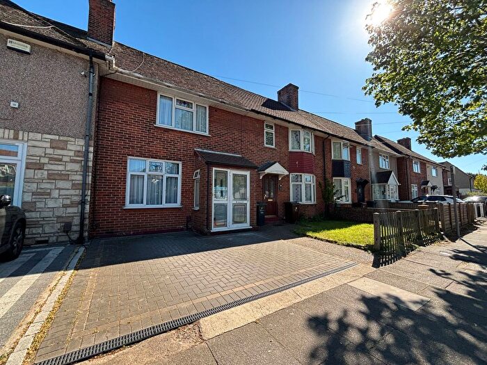 3 Bedroom Terraced House To Rent In Wood Lane, Dagenham, RM8