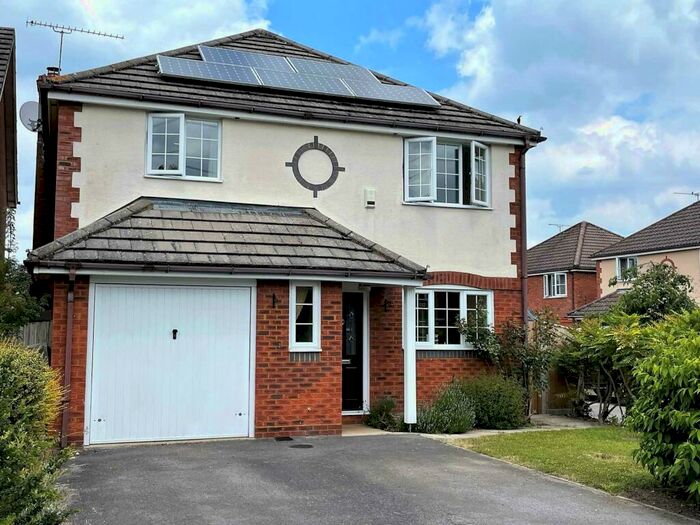 4 Bedroom Detached House To Rent In Sherlock Lea, Eversley, RG27
