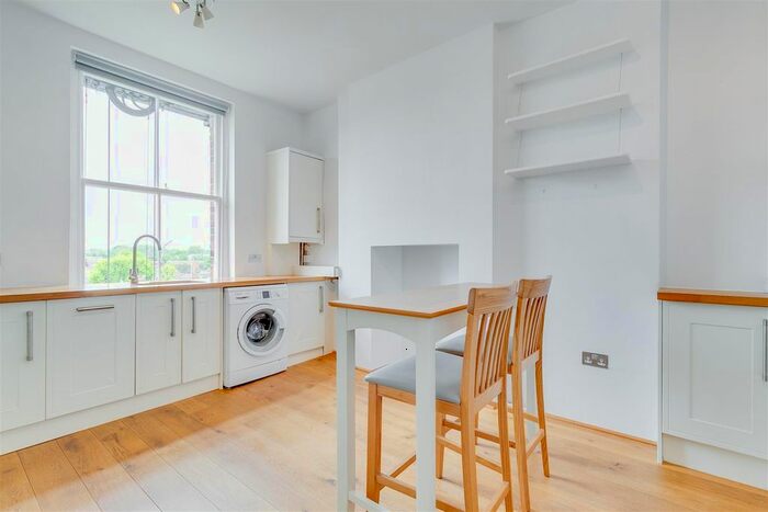 1 Bedroom Flat To Rent In Sutton Court, Fauconberg Road, London, W4