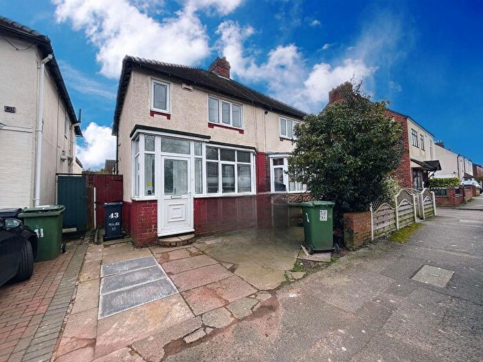 Semi-Detached House To Rent In Ashtree Road, Walsall, WS3