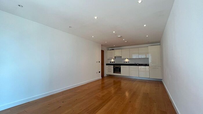 2 Bedroom Flat To Rent In Rivington Apartments, Railway Terrace, Slough, Berkshire, SL2