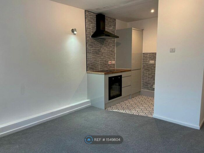 1 Bedroom Flat To Rent In The Old Methodist Chapel, Silsden, Keighley, BD20