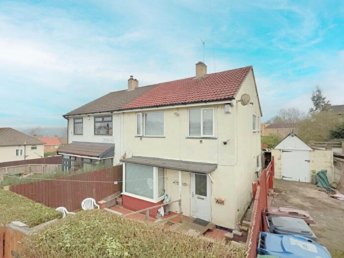 3 Bedroom Semi Detached House For Sale In Orchard Grove, Bradford, West Yorkshire, BD10