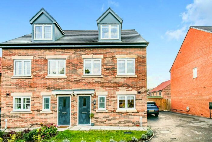 3 Bedroom Semi-Detached House For Sale In Spring Beck Avenue, Norton, Malton, YO17