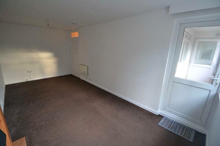 1 Bedroom Flat To Rent In Wilford Lane, Nottingham, NG2