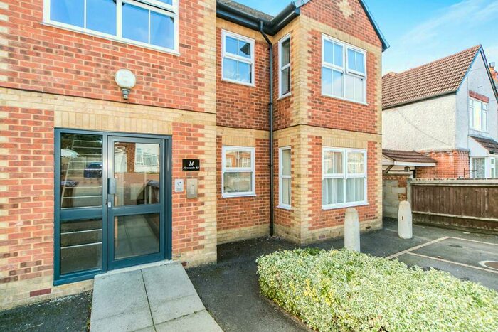 1 Bedroom Apartment To Rent In Newcastle Road, Reading, RG2