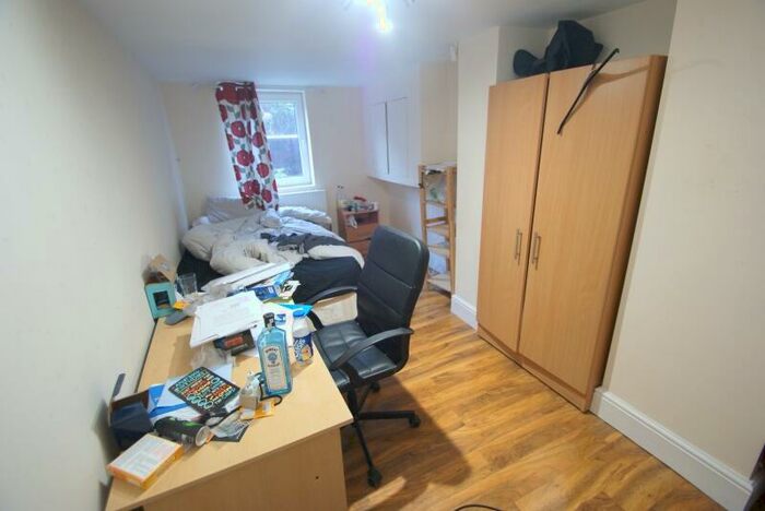 4 Bedroom Terraced House To Rent In Mayville Street, Hyde Park, Leeds, LS6