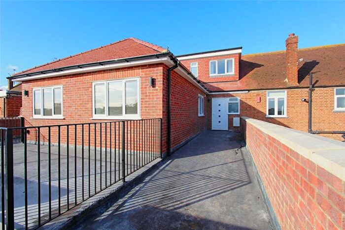 2 Bedroom Apartment To Rent In Eastwood Road North, Leigh-on-Sea, Essex, SS9