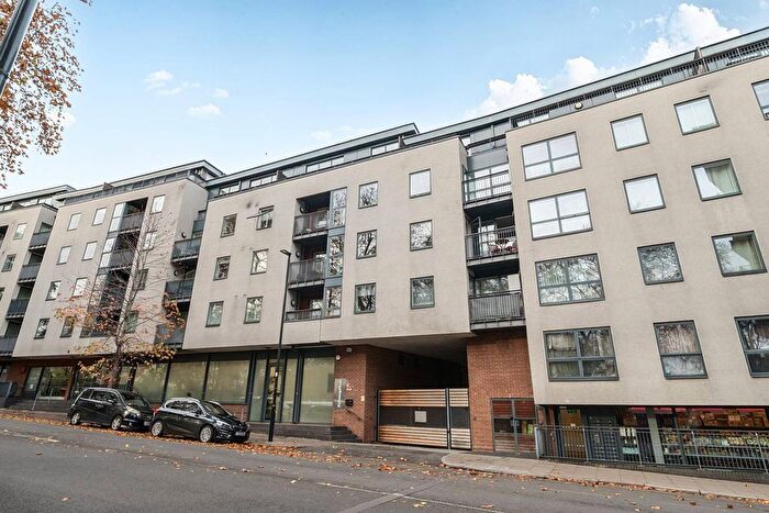 1 Bedroom Flat For Sale In Market Road, Islington, London, N7