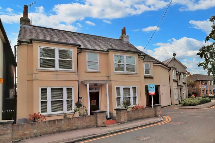 3 Bedroom Flat To Rent In Pleasant Place, Hersham, Surrey, KT12