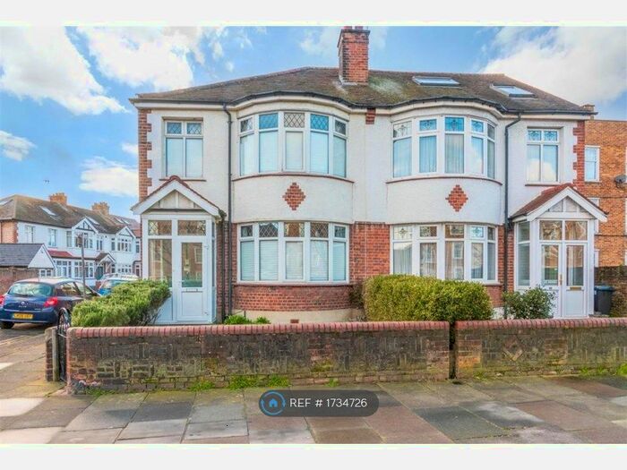 3 Bedroom Semi-Detached House To Rent In Baker Street, Enfield, EN1