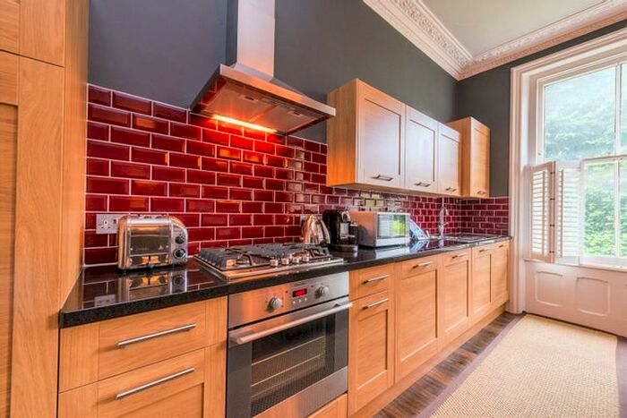 1 Bedroom Flat To Rent In Homefield Road, Crooked Billet, SW19