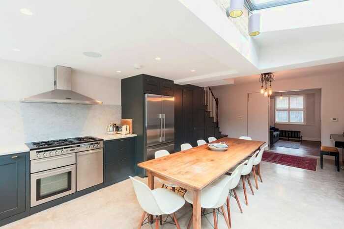 4 Bedroom Property To Rent In Ellesmere Road, Victoria Park, London, E3