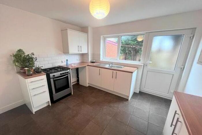 3 Bedroom End Of Terrace House To Rent In Crampton Court, Nottingham, NG5
