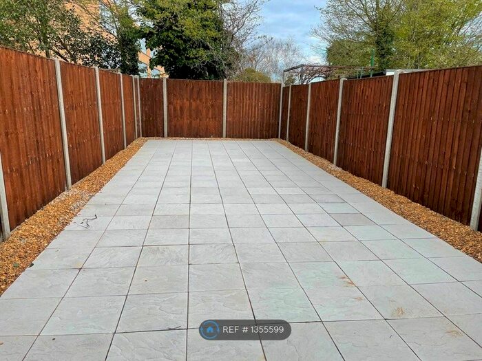 4 Bedroom Terraced House To Rent In Kingsway, Enfield, EN3