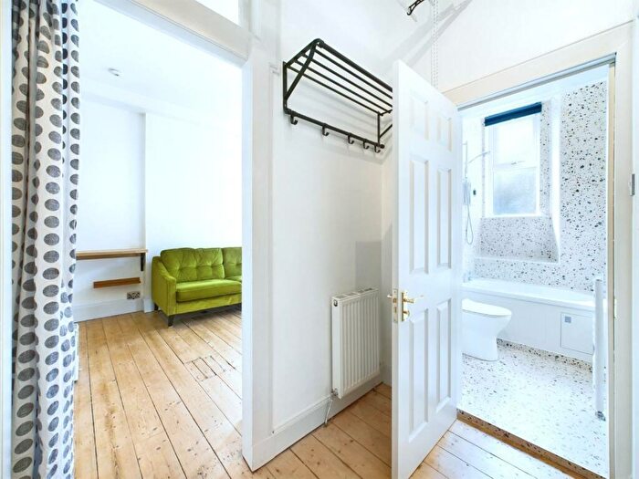 1 Bedroom Flat To Rent In Edina Place, Leith, Edinburgh, EH7