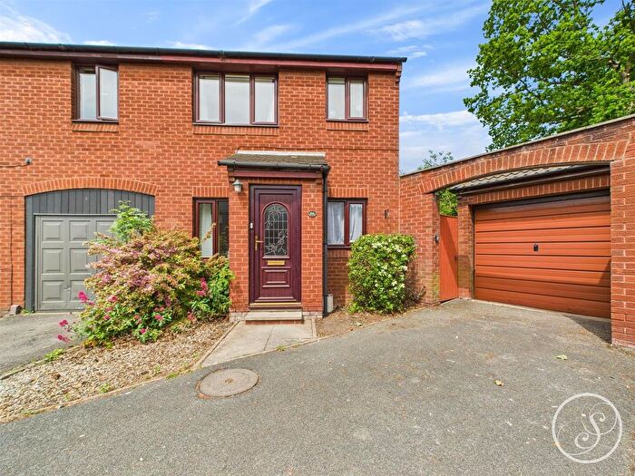 3 Bedroom End Of Terrace House To Rent In Penlands Lawn, Leeds, LS15