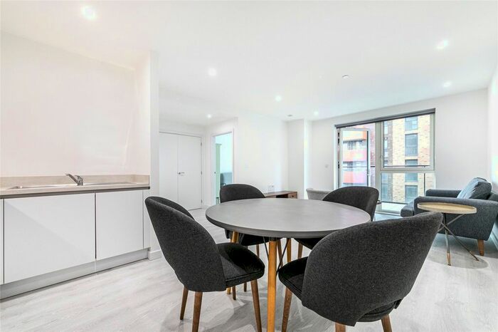 1 Bedroom Flat To Rent In Barratt House, Prince Regent Road, Hounslow, TW3