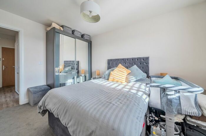 1 Bedroom Flat For Sale In Lark Lane, Harlow, CM17