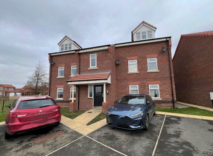 2 Bedroom Flat To Rent In Roberts Drive, DN14
