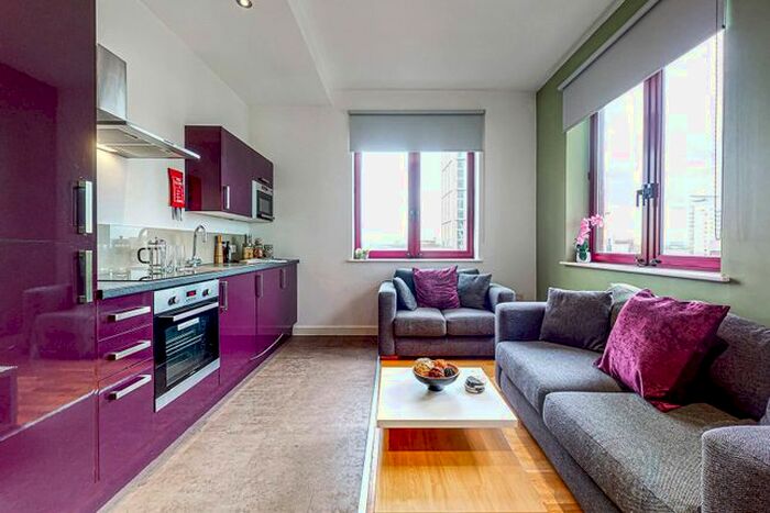 2 Bedroom Flat To Rent In Wade Lane, Leeds, LS2