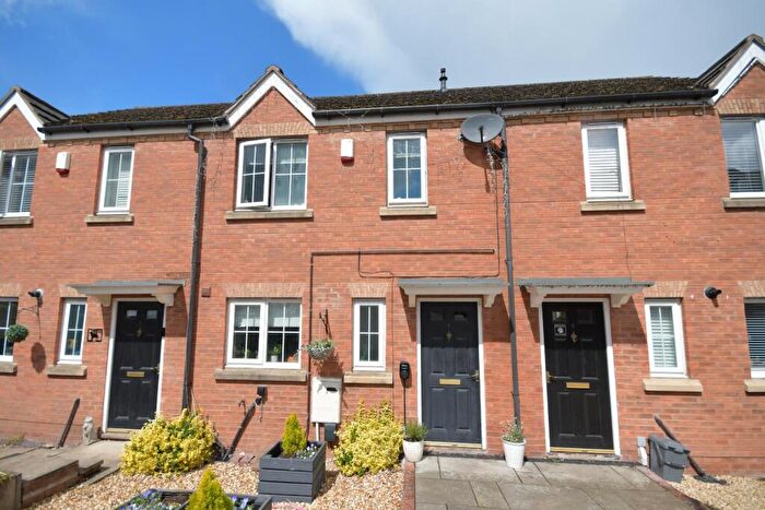 3 Bedroom Town House For Sale In Mulberry Croft, Hollingwood, Chesterfield, S43