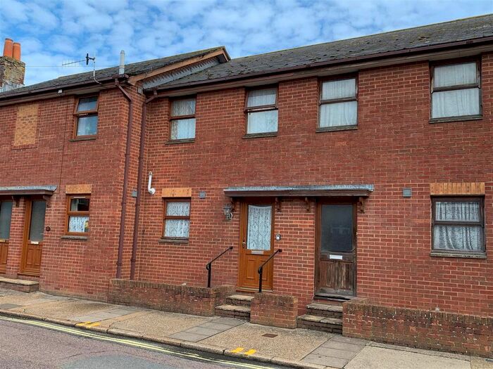 2 Bedroom Terraced House To Rent In Orchard Street, Newport, PO30