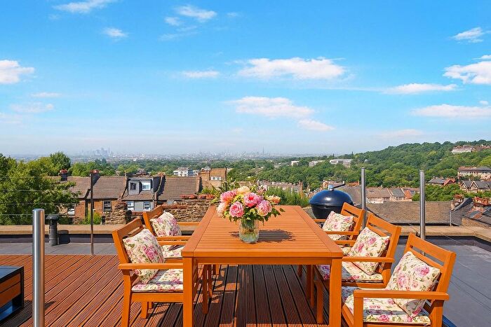 2 Bedroom Flat For Sale In Beardell Street, Crystal Palace, London, SE19