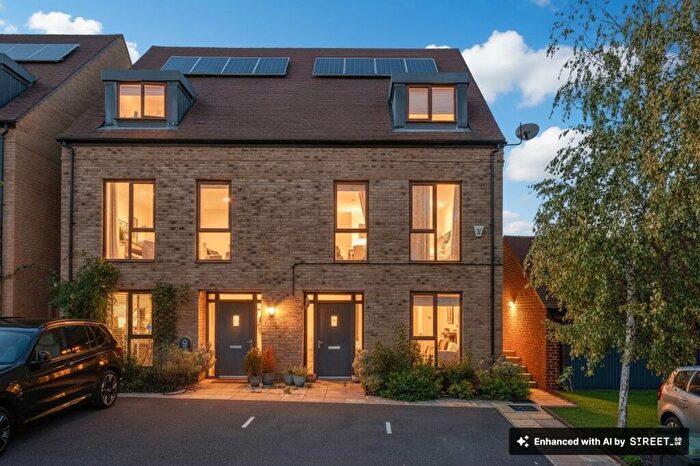 3 Bedroom Semi Detached House For Sale In Whattingdon Road, Coulsdon, CR5