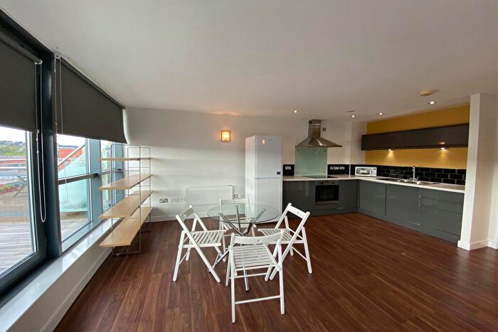 2 Bedroom Apartment To Rent In West One Panorama, City Centre, S1