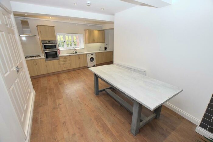 2 Bedroom Flat To Rent In High Street, Tutbury, Burton-On-Trent, Staffordshire, DE13