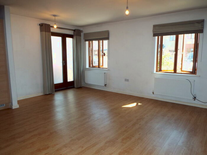 1 Bedroom Flat To Rent In Mallory Close, Gravesend, DA12