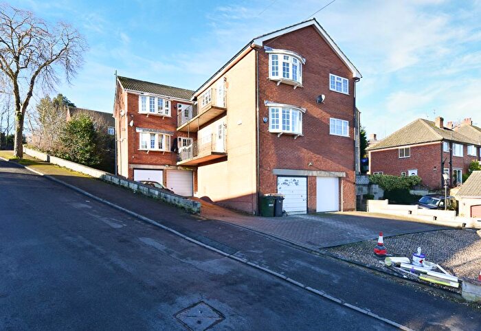 2 Bedroom Flat To Rent In Hickling Road, Nottingham, NG3