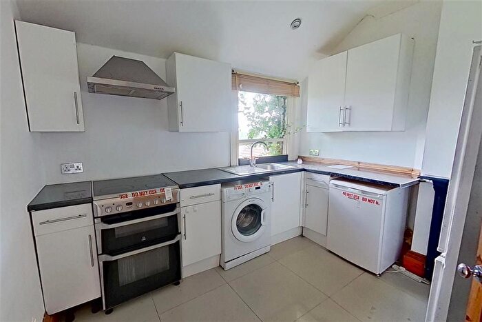 2 Bedroom Block Of Flats For Sale In High Ridge Road, Hemel Hempstead, HP3