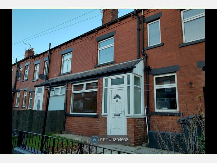 3 Bedroom Terraced House To Rent In Parkfield Grove, Leeds, LS11