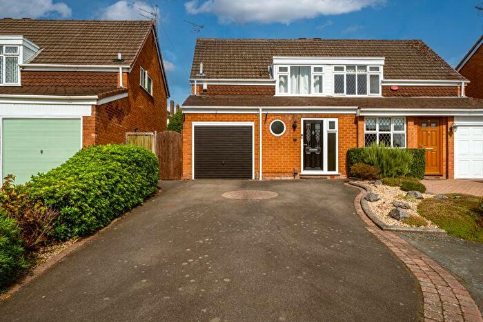 3 Bedroom Semi-Detached House For Sale In Cranham Drive, Kingswinford, DY6