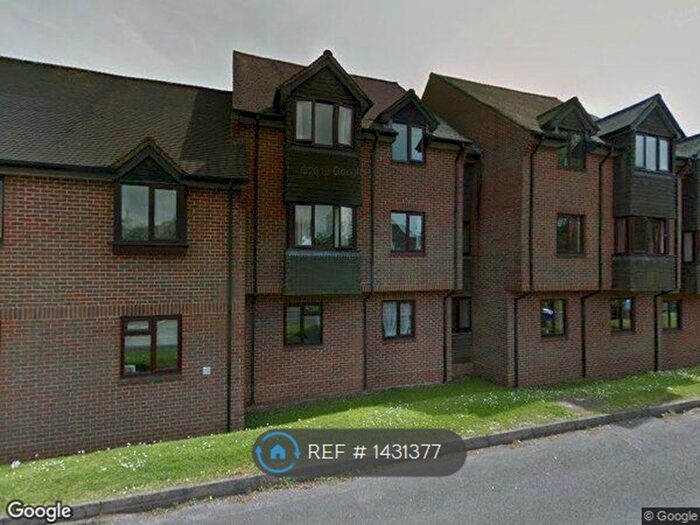 2 Bedroom Flat To Rent In Southdale Court, Chandler's Ford, Eastleigh, SO53