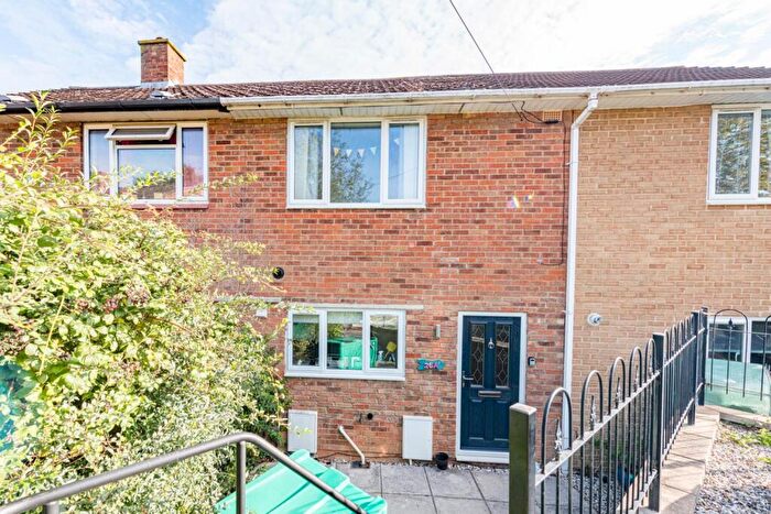 2 Bedroom Terraced House To Rent In Meaden Hill, Headington, Oxford, OX3