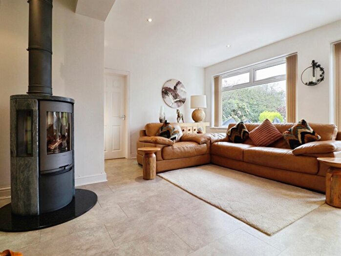 4 Bedroom Detached Bungalow For Sale In Port Road East, Barry, CF62