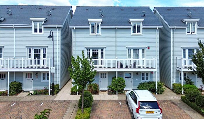 5 Bedroom Semi-Detached House For Sale In Champlain Street, Reading, Berkshire, RG2