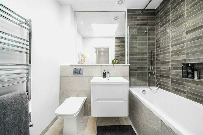3 Bedroom End Of Terrace House For Sale In Burlington Road, Thornton Heath, CR7