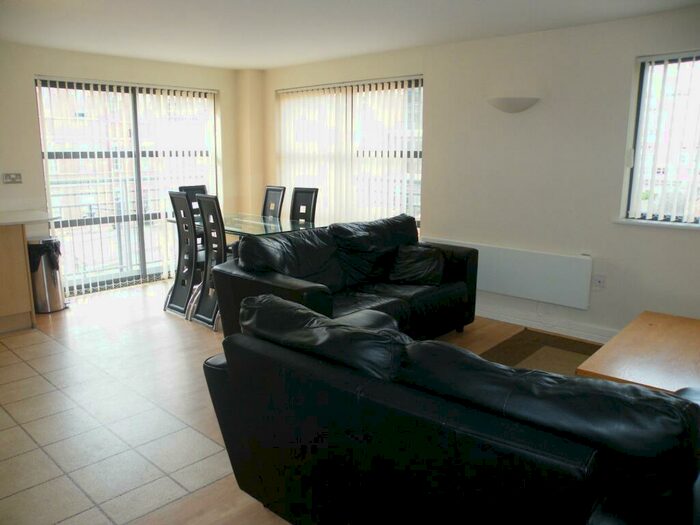 2 Bedroom Apartment To Rent In The Arena, Nottingham, NG1